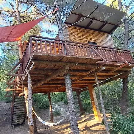 Treehouses Glamping Robinson 別荘 *