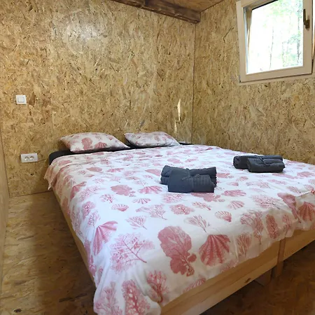 Treehouses Glamping Robinson *